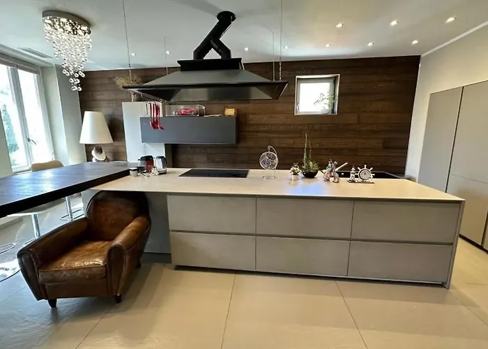 Apartment D'exception En Front De - 5 Pieces *